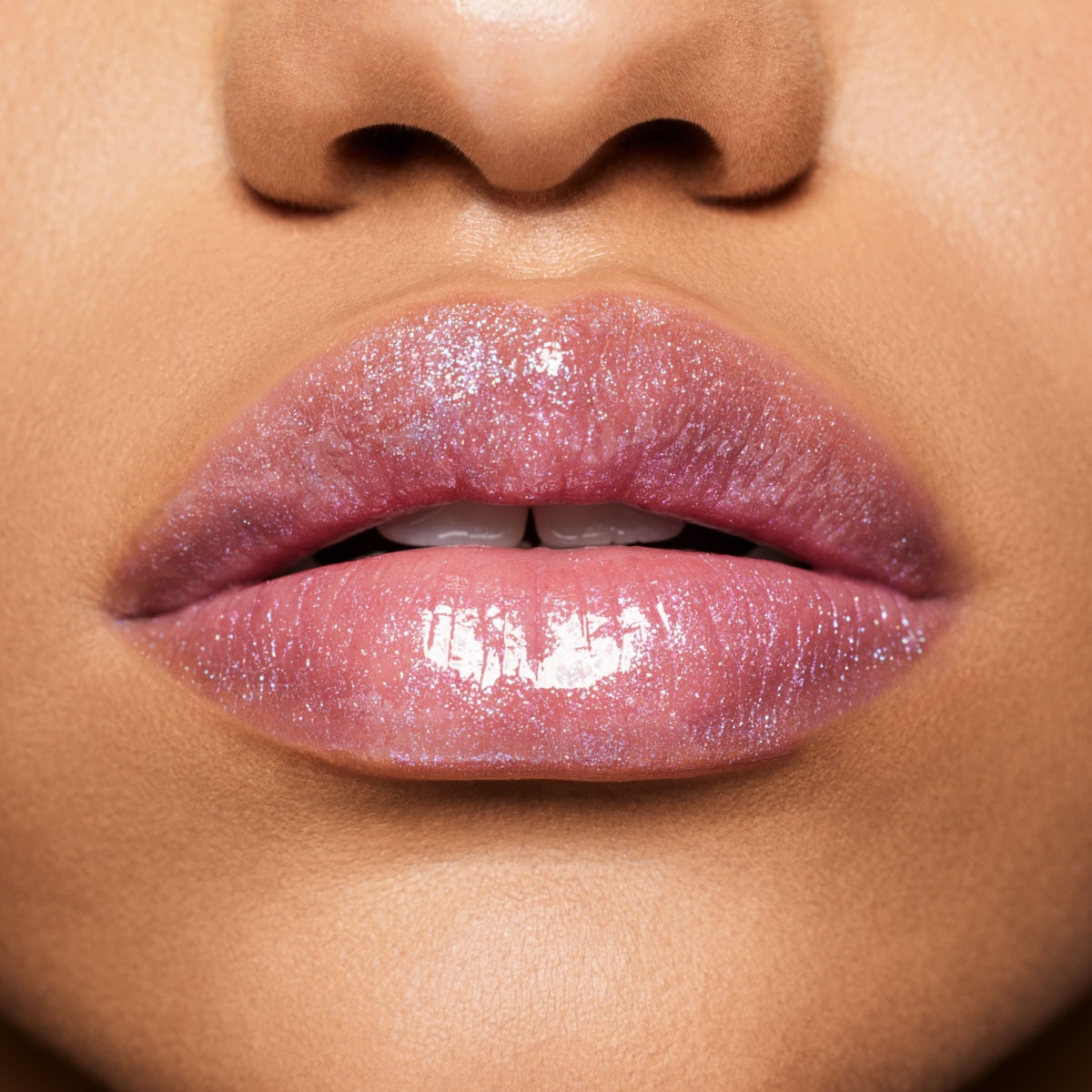 GLOSS BOMB STIX SHIMMER (LABIAL CON ACABADO BRILLOSO)